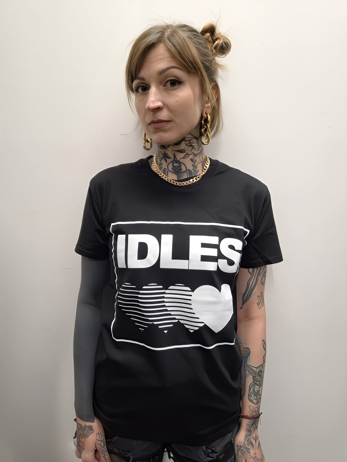 IDLES - Band T-Shirt: Gradient Heart