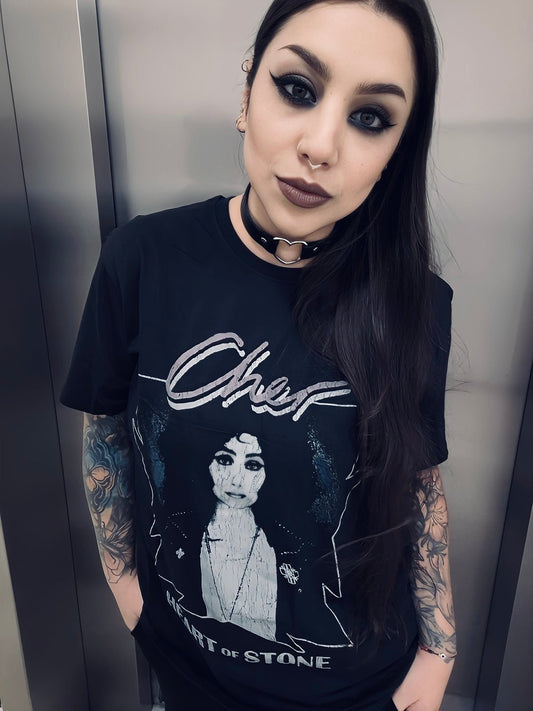 CHER - Merch T-Shirt: HEART OF STONE - COOCOO.at - Dein Merch Shop aus Österreich