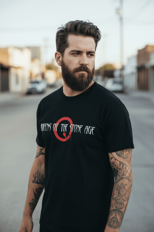 QUEENS OF THE STONE AGE - Band T-Shirt: Text Logo - COOCOO.at - Dein Merch Shop aus Österreich