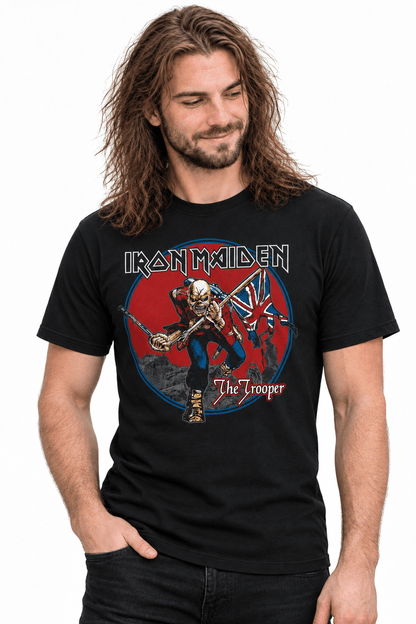 IRON MAIDEN - Band T-Shirt: TROOPER RED SKY - COOCOO.at - Dein Merch Shop aus Österreich